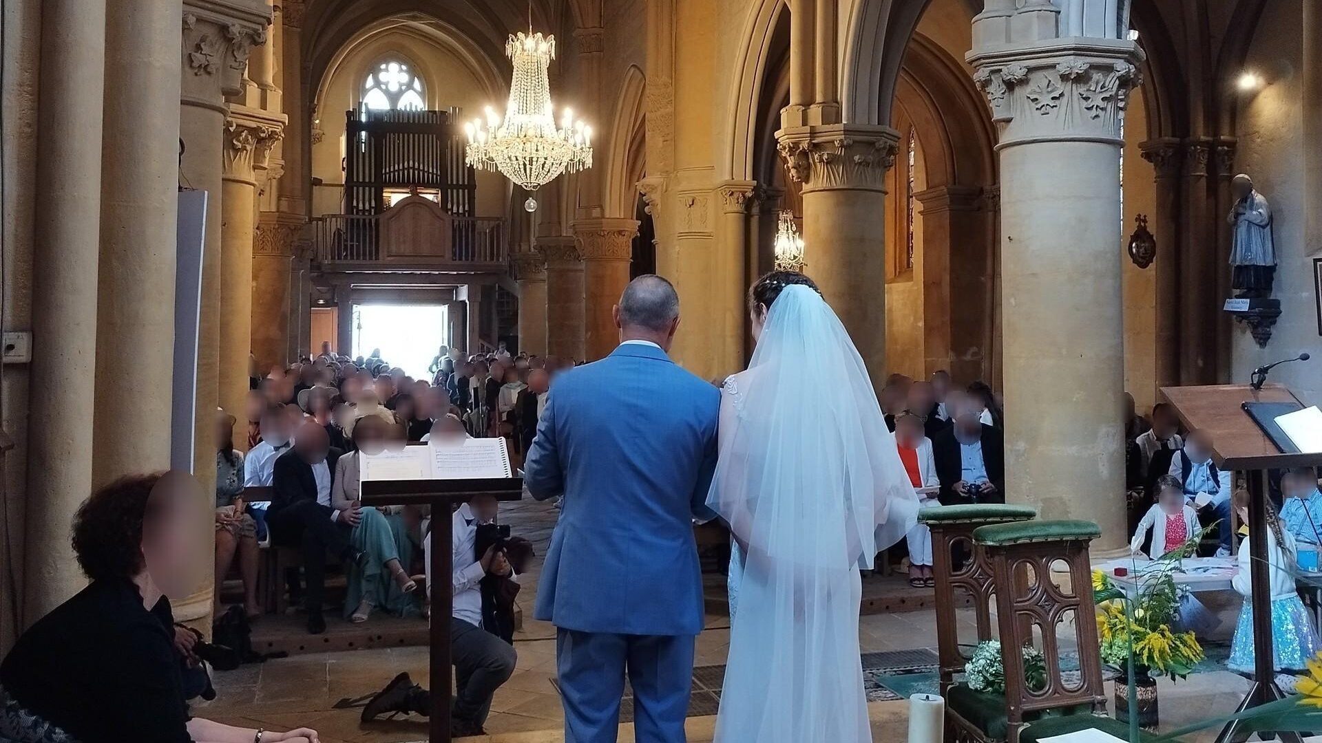 Mariage accompagné avec l'orgue.